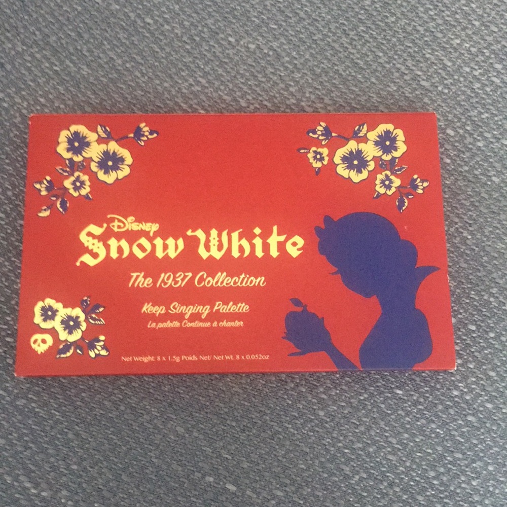 Disney Snow White Keep Singing Palette